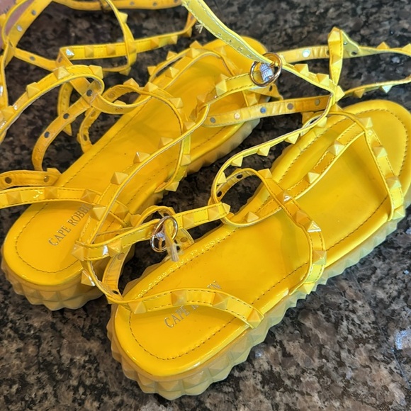 Cape Robbin Yellow Strappy gladiator Sandals EUC 8.5 - Picture 8 of 8